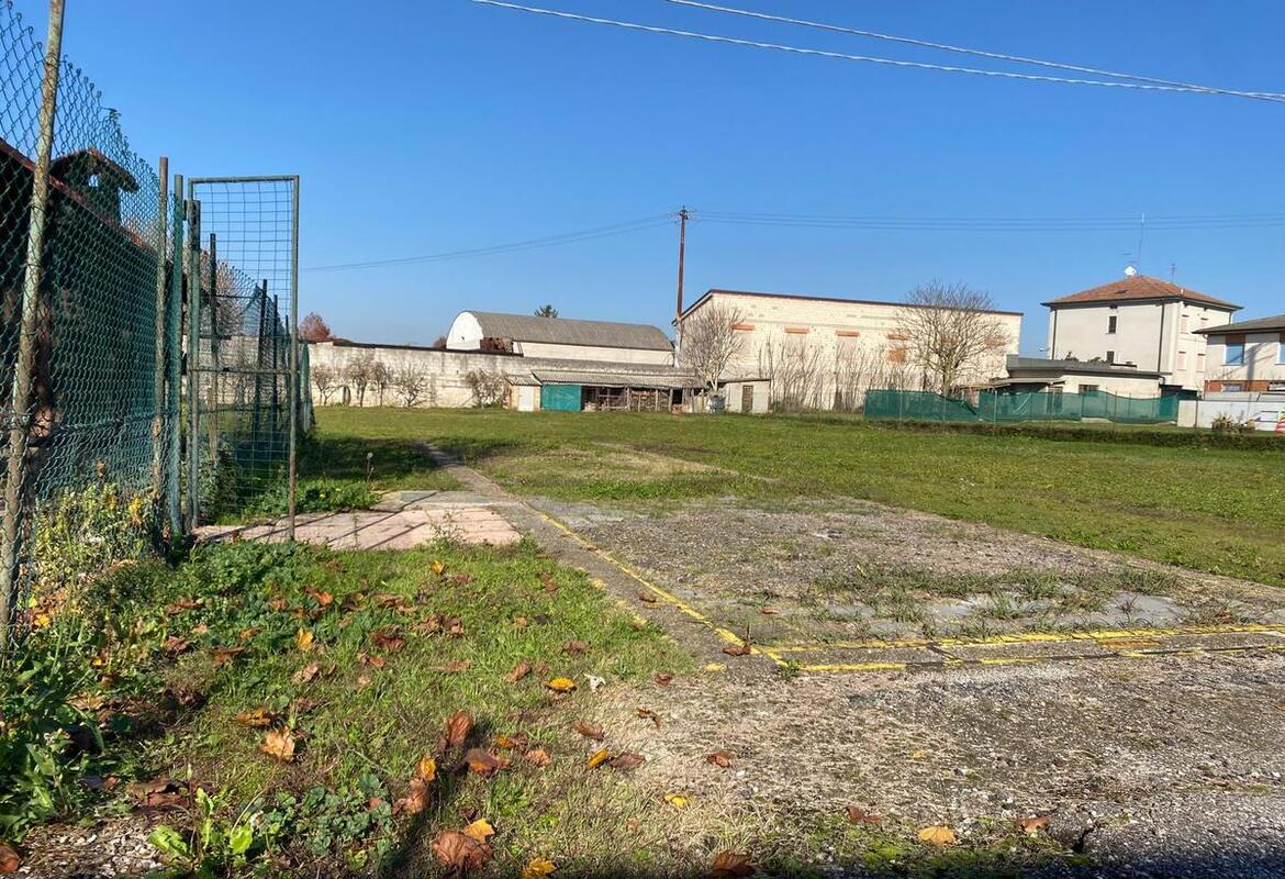 Schiera con giardino
