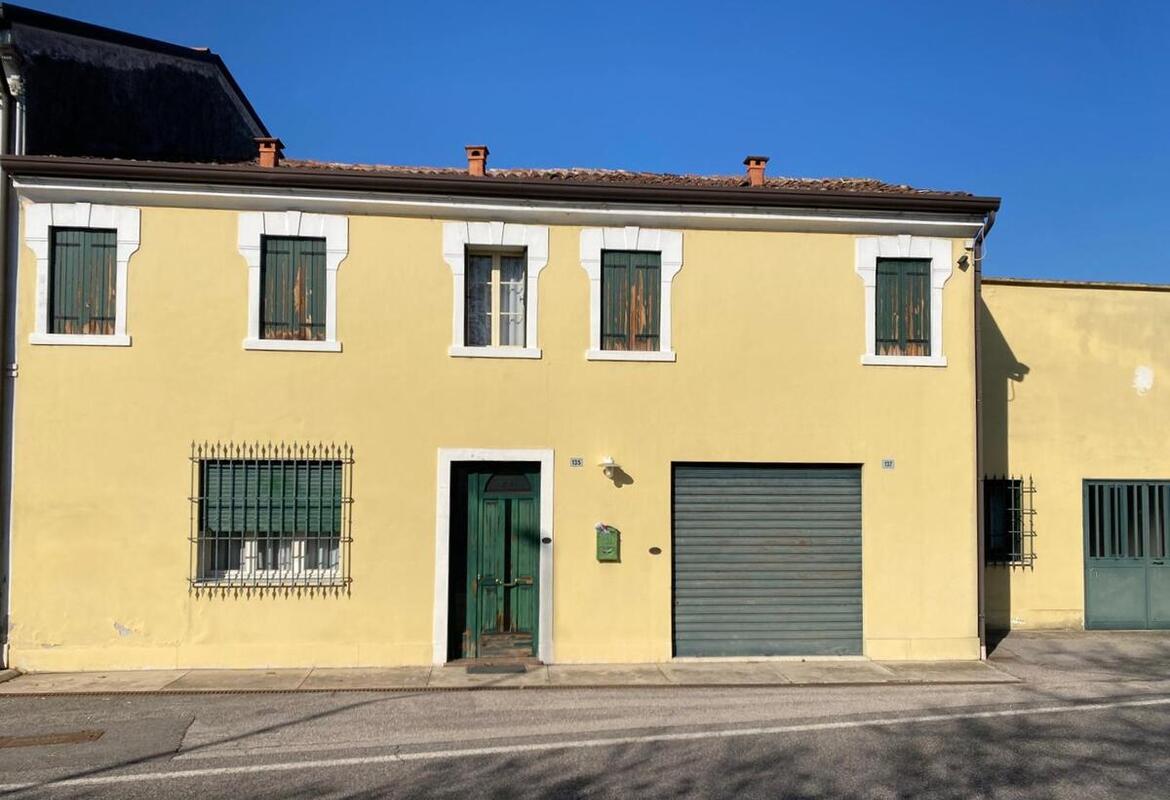 Schiera con giardino