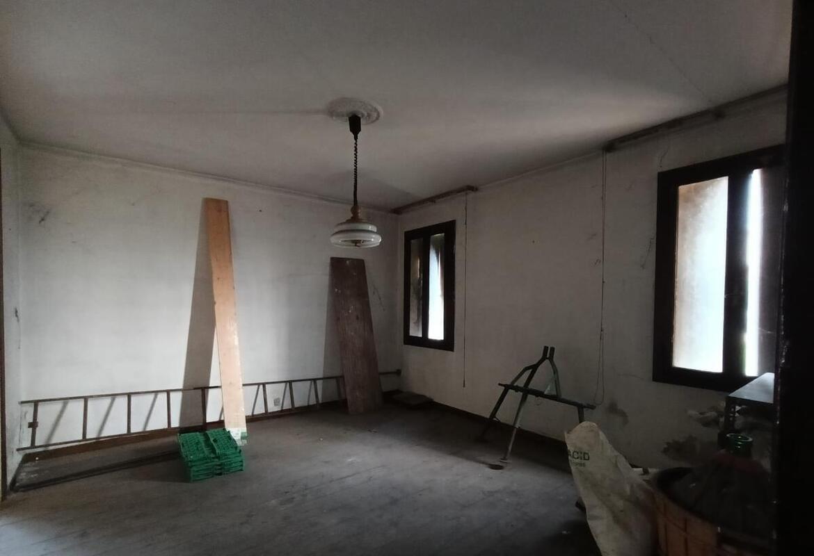 RUSTICO INDIPENDENTE CON GIARDINO E TERRENO