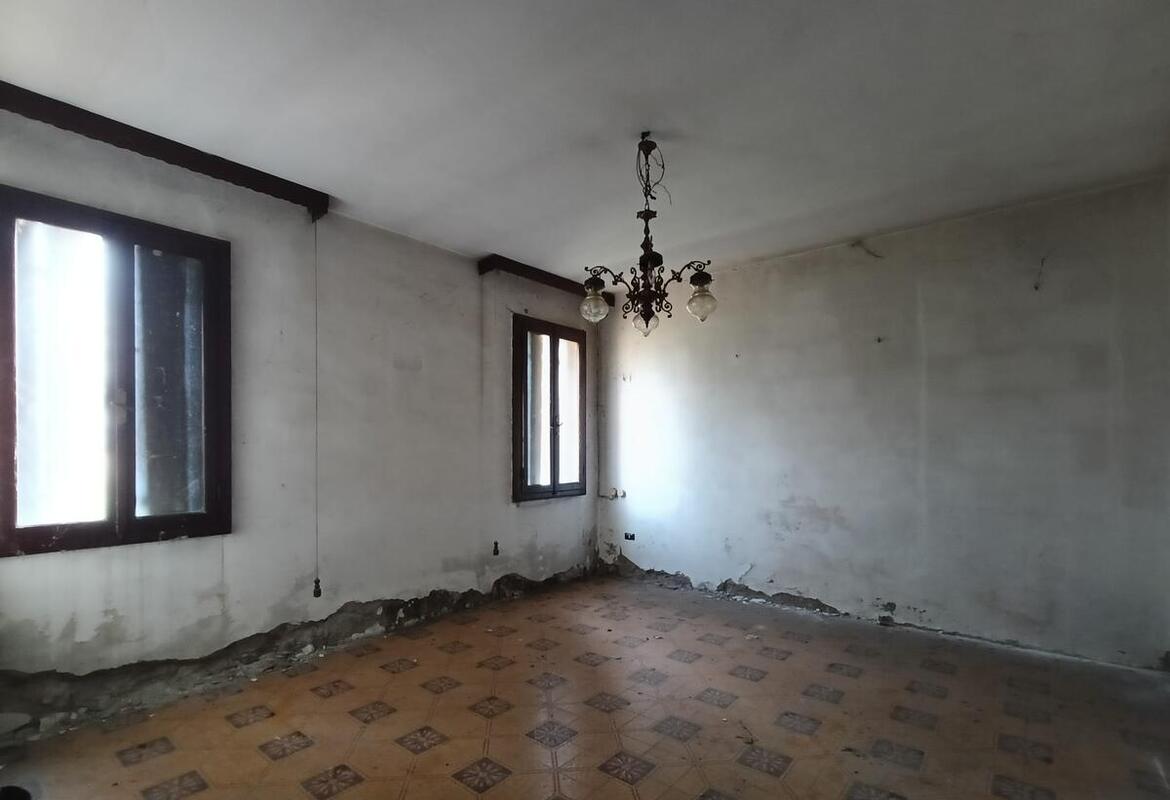 RUSTICO INDIPENDENTE CON GIARDINO E TERRENO