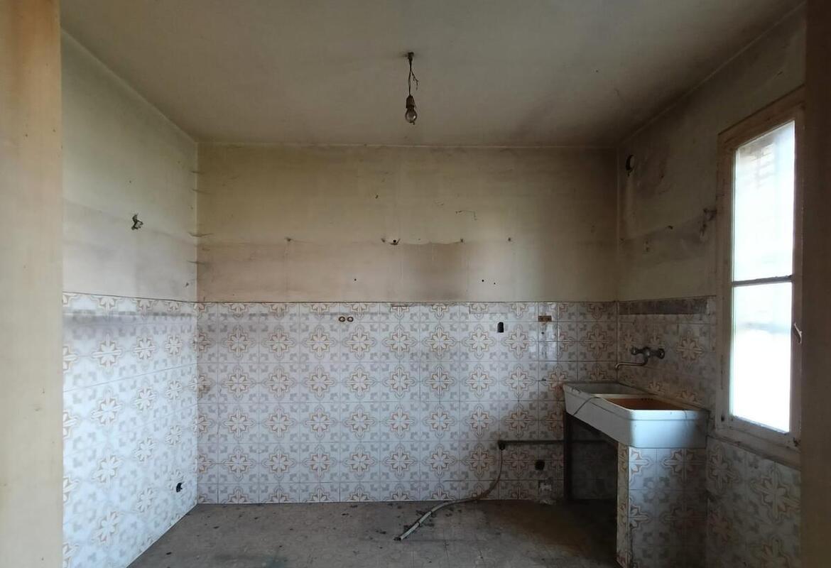 RUSTICO INDIPENDENTE CON GIARDINO E TERRENO