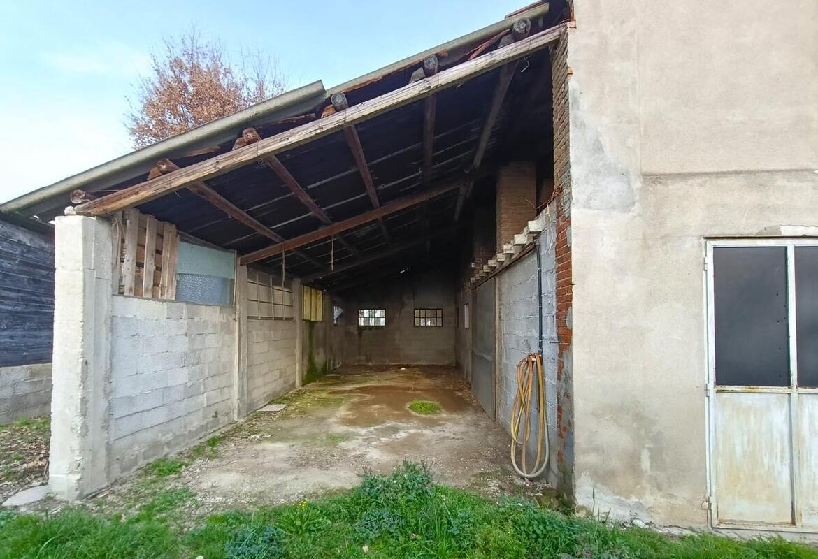 RUSTICO INDIPENDENTE CON GIARDINO E TERRENO