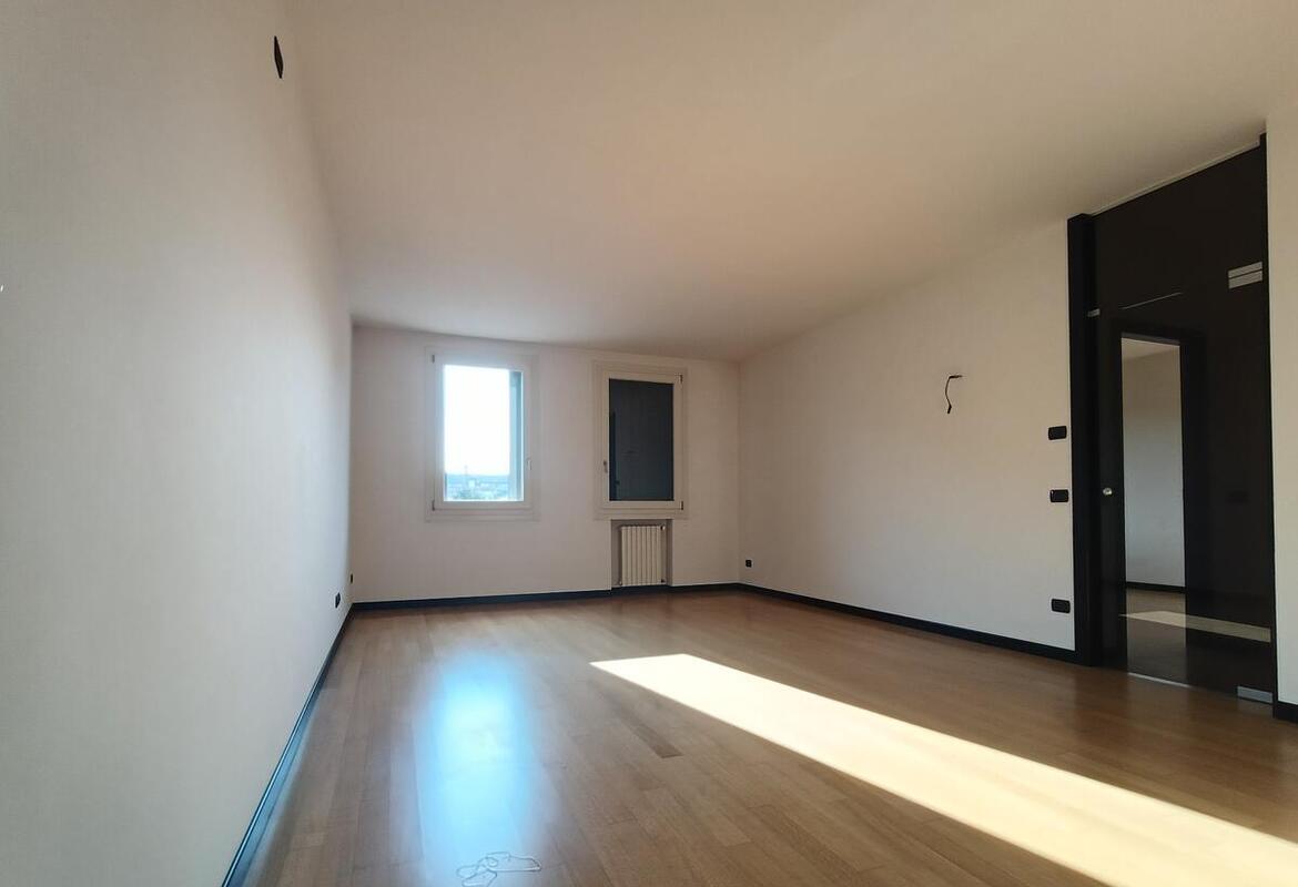 APPARTAMENTO TRILOCALE CON GARAGE DOPPIO