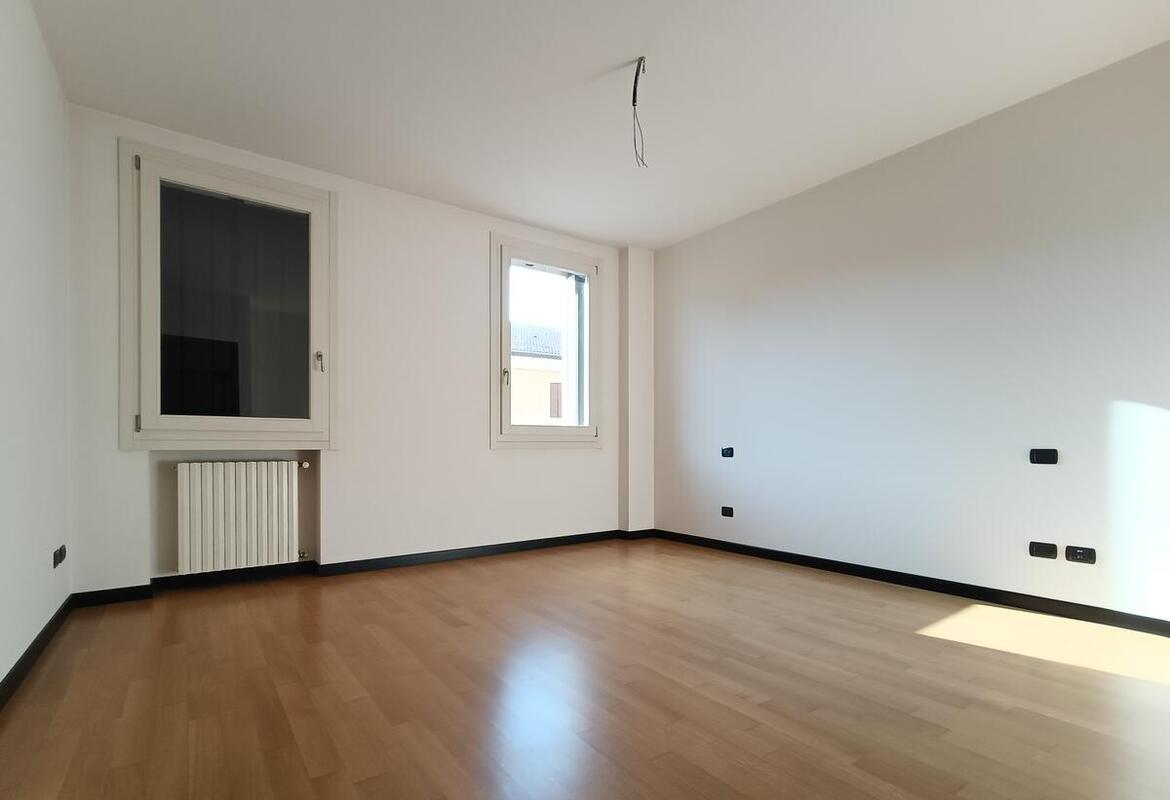 APPARTAMENTO TRILOCALE CON GARAGE DOPPIO