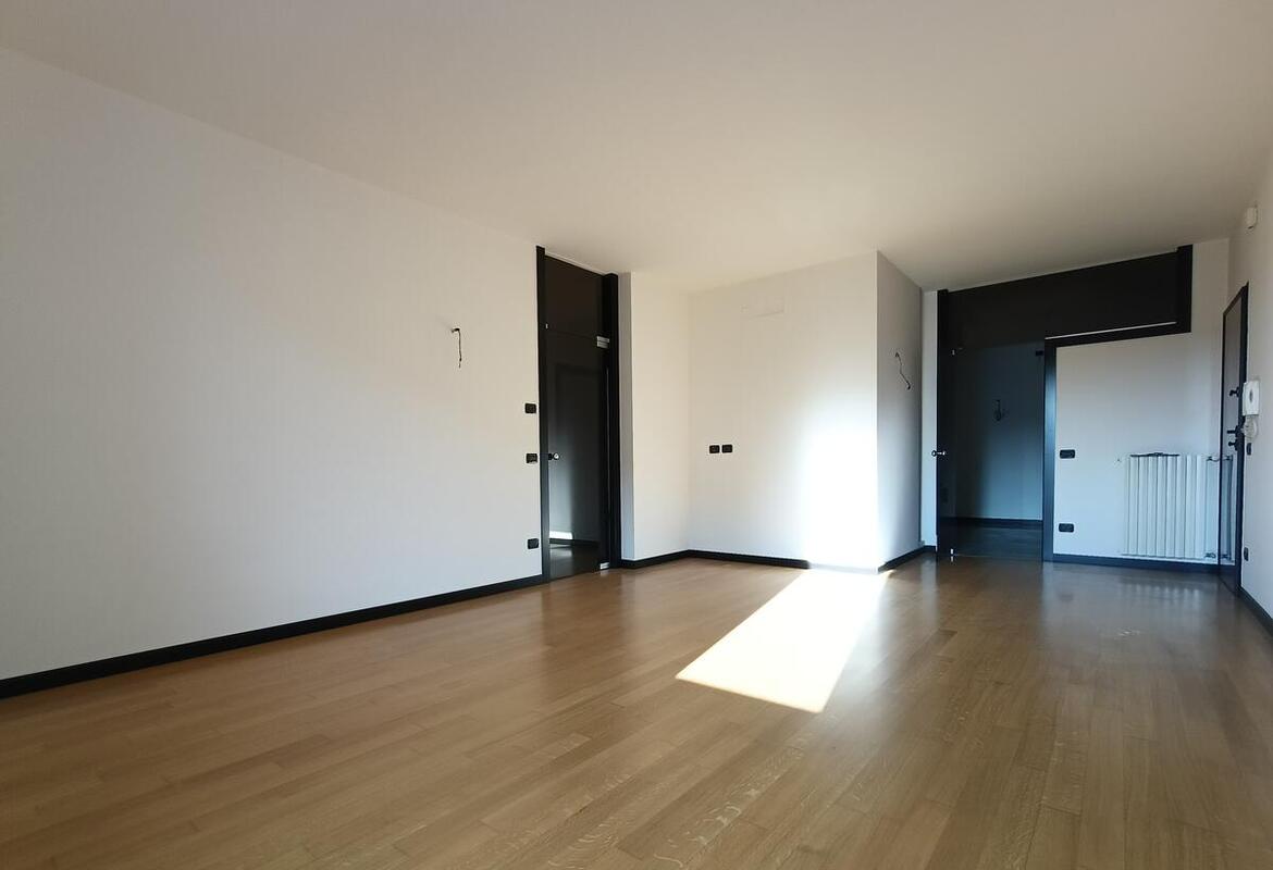 APPARTAMENTO TRILOCALE CON GARAGE DOPPIO