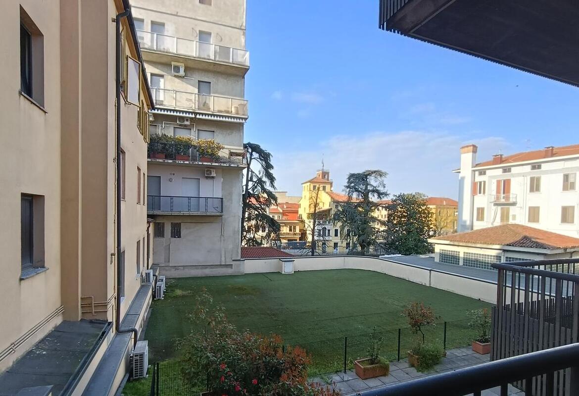 APPARTAMENTO TRILOCALE CON GARAGE DOPPIO