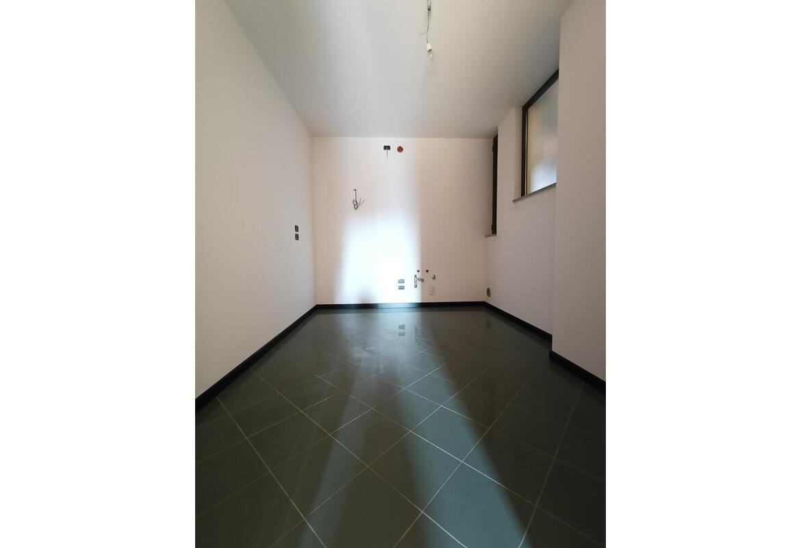 APPARTAMENTO TRILOCALE CON GARAGE DOPPIO