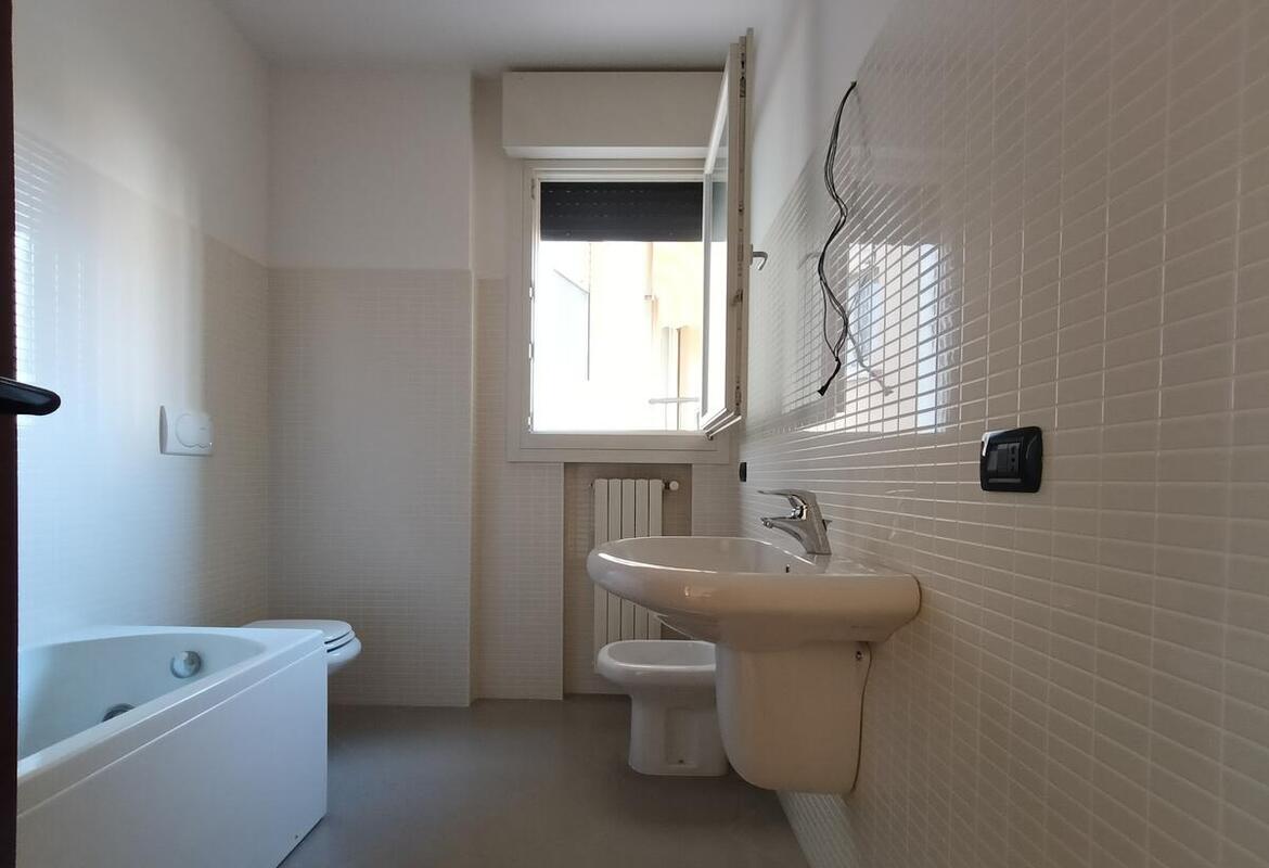 APPARTAMENTO TRILOCALE CON GARAGE DOPPIO