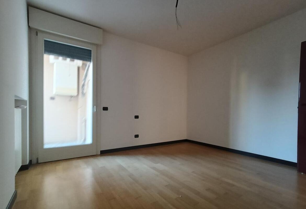 APPARTAMENTO TRILOCALE CON GARAGE DOPPIO