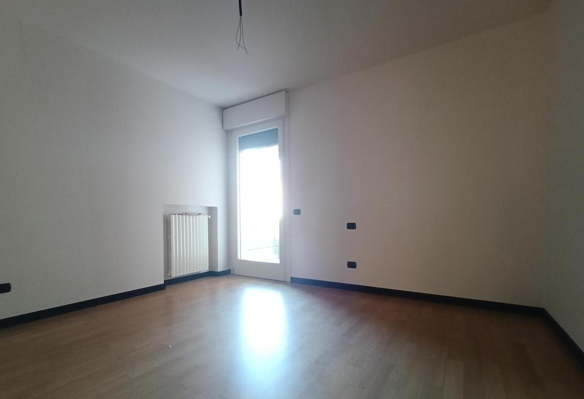 APPARTAMENTO TRILOCALE CON GARAGE DOPPIO