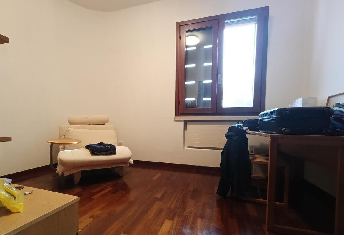 VILLA SINGOLA CON AMPIO PARCO