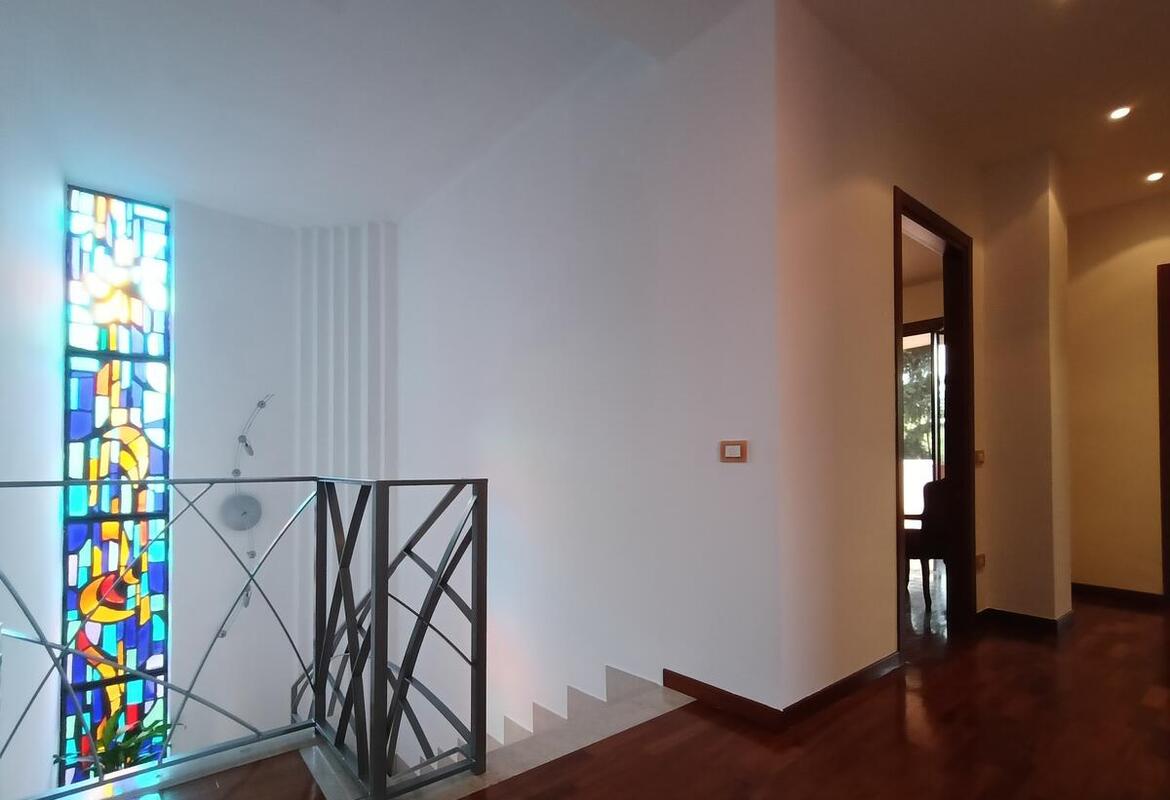 VILLA SINGOLA CON AMPIO PARCO