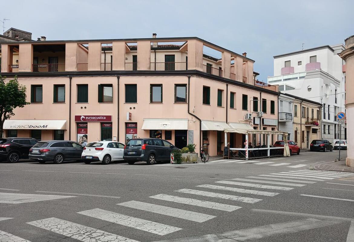 BAR POSIZIONE CENTRALE