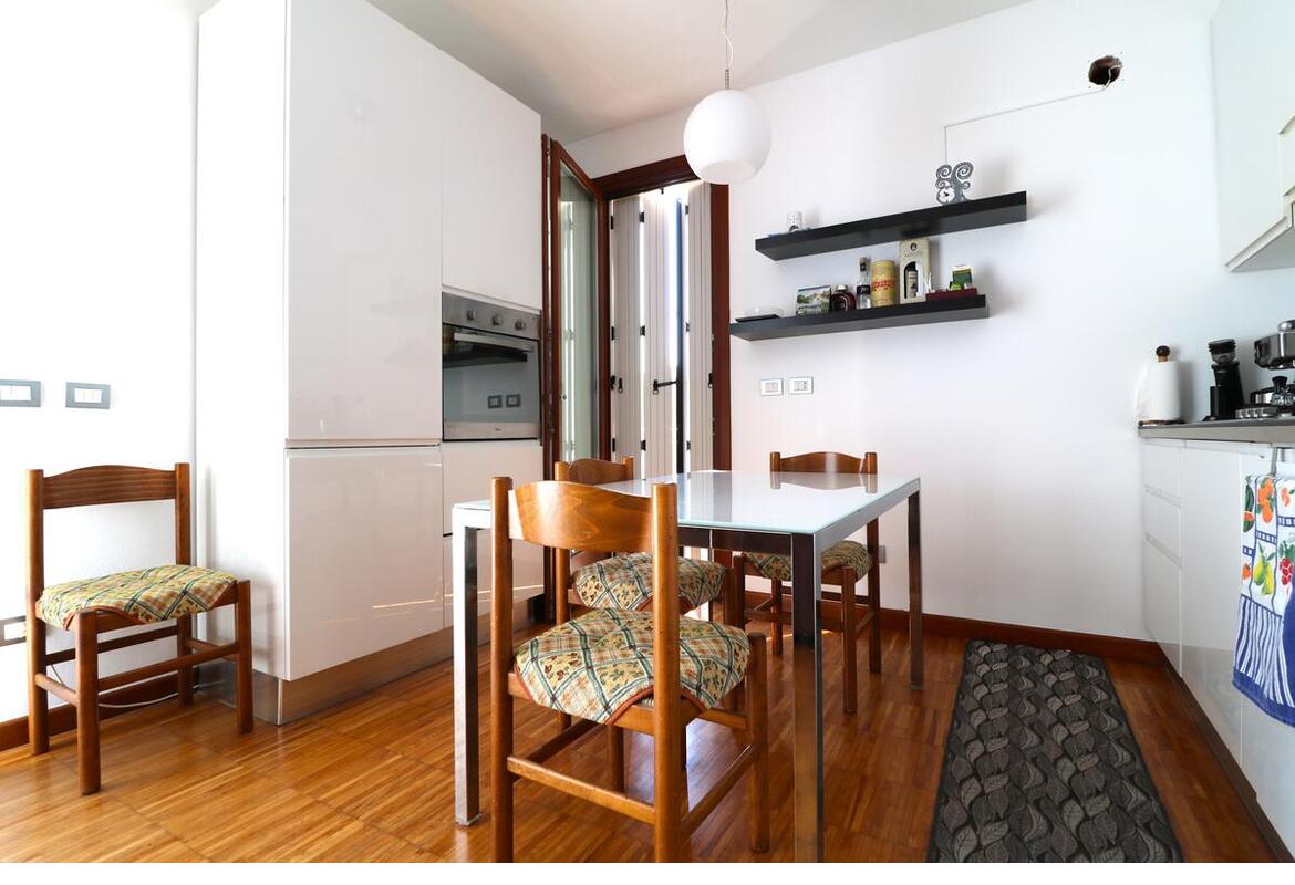 AMPIO BILOCALE CON TERRAZZA E GARAGE