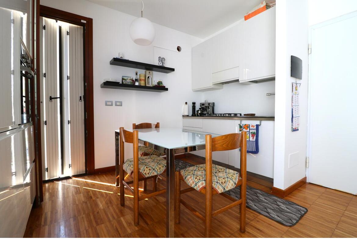 AMPIO BILOCALE CON TERRAZZA E GARAGE