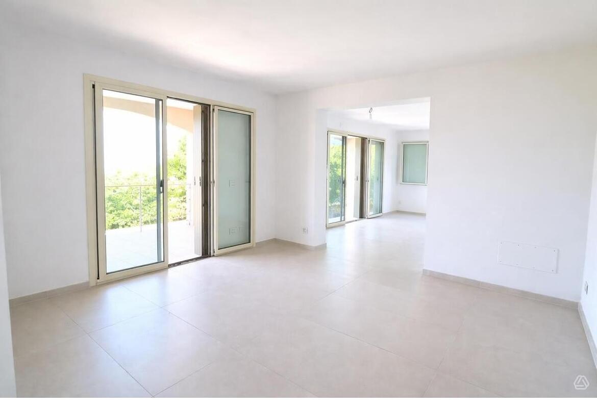 PORZIONE DI CASA CON MERAVIGLIOSA VISTA PANORAMICA SUL LAGO