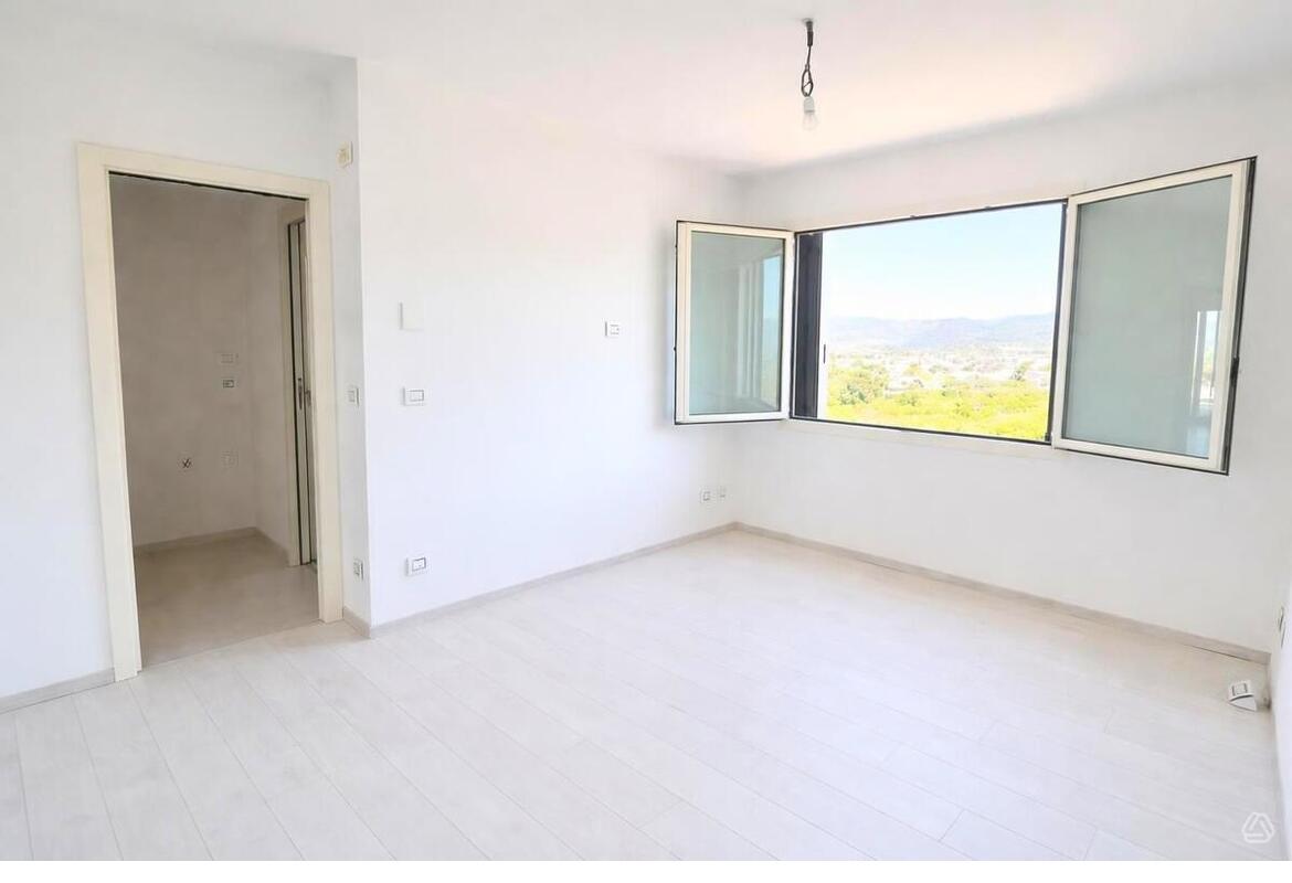 PORZIONE DI CASA CON MERAVIGLIOSA VISTA PANORAMICA SUL LAGO
