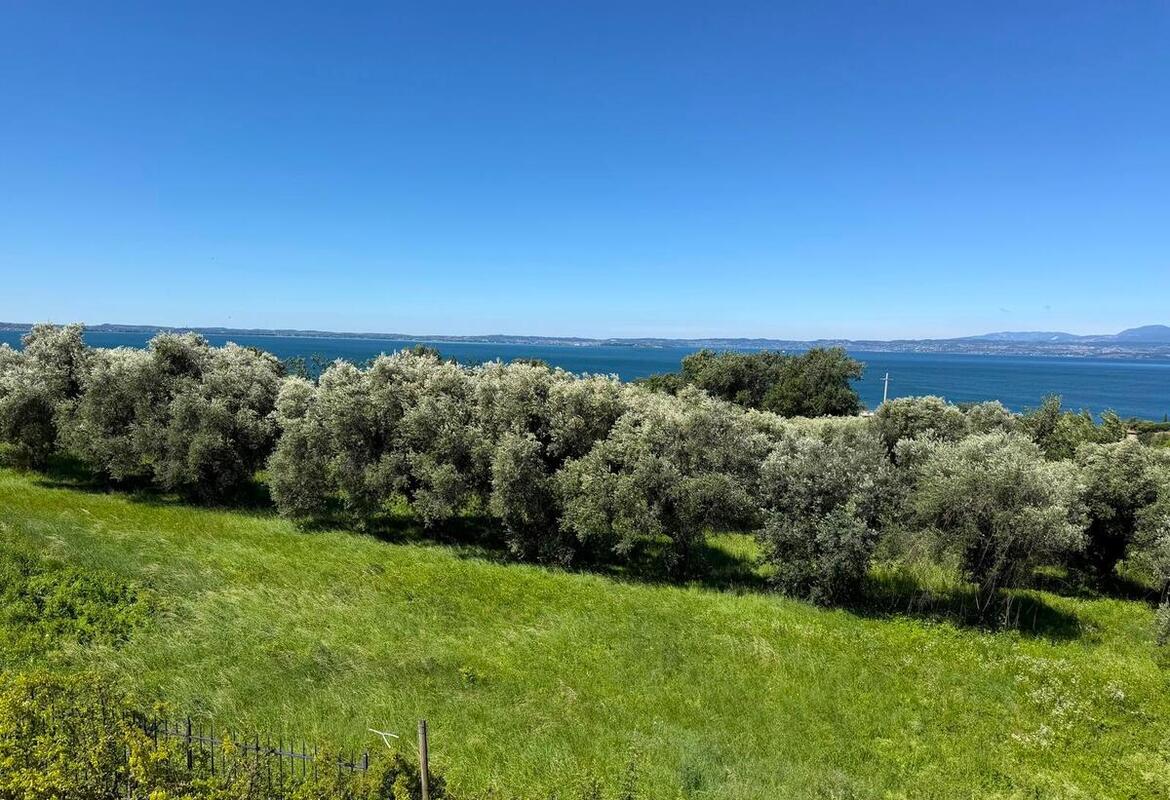 PORZIONE DI CASA CON MERAVIGLIOSA VISTA PANORAMICA SUL LAGO