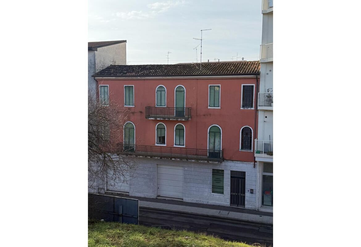 TRILOCALE IN ZONA CENTRALISSIMA