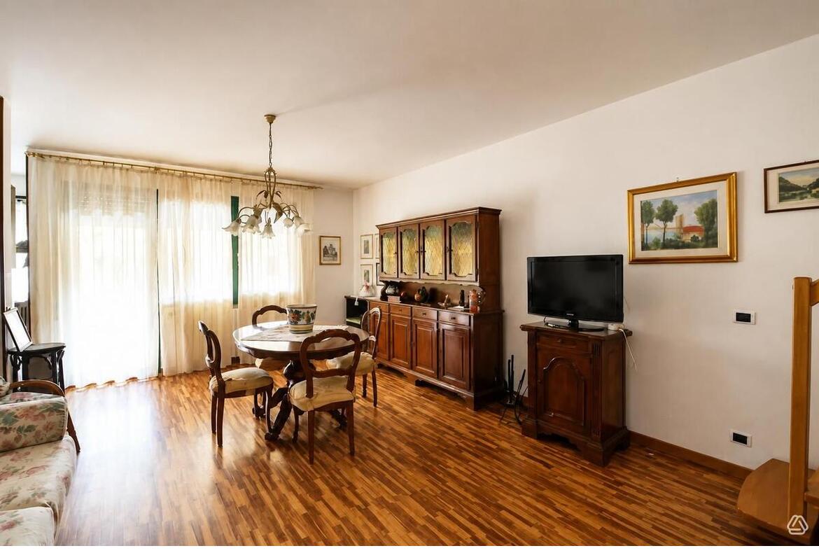 GRAZIOSO TRILOCALE CON GARAGE IN ZONA CENTRALE