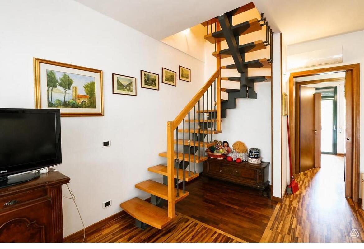 GRAZIOSO TRILOCALE CON GARAGE IN ZONA CENTRALE