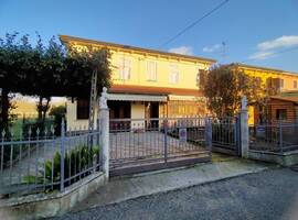 Casa indipendente In vendita