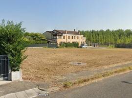 Terreno In Vendita