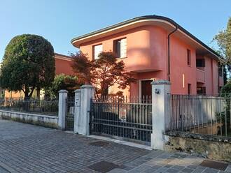 Casa indipendente In vendita